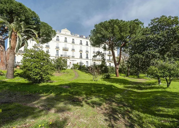 Sublime Fully Renovated One Bedroom With Sea View