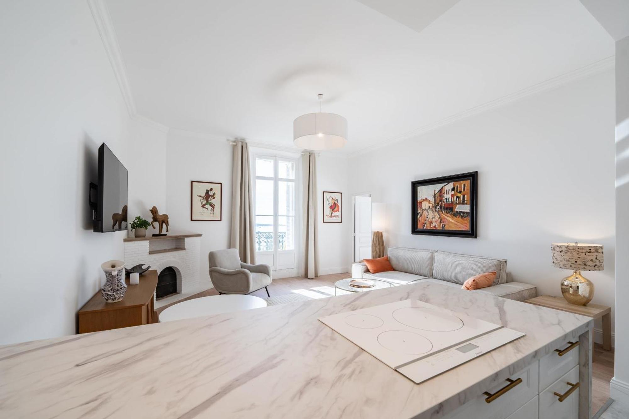 Appartement Sublime Fully Renovated One Bedroom With Sea View *