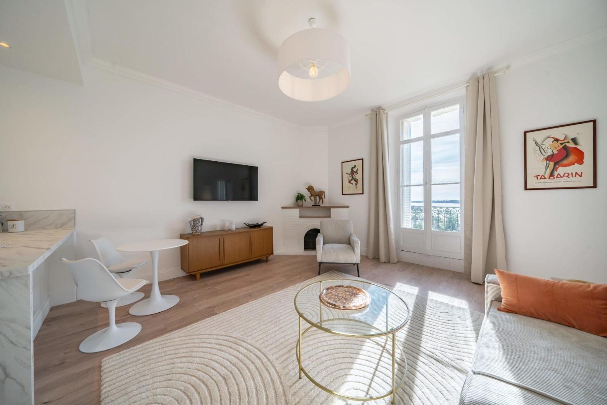 Appartement Sublime Fully Renovated One Bedroom With Sea View *