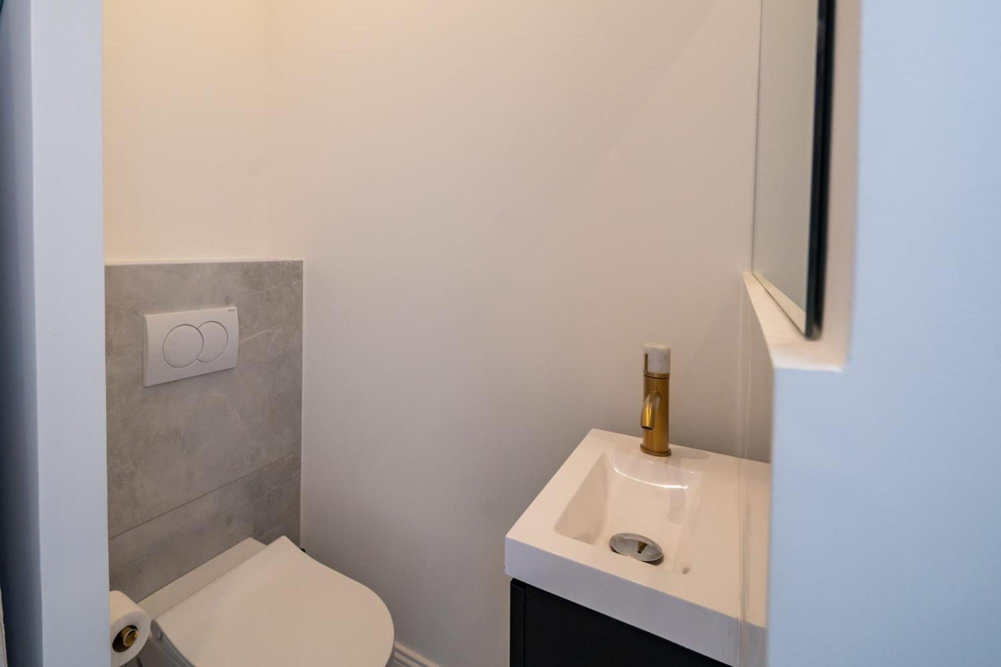 Sublime Fully Renovated One Bedroom With Sea View Cannes