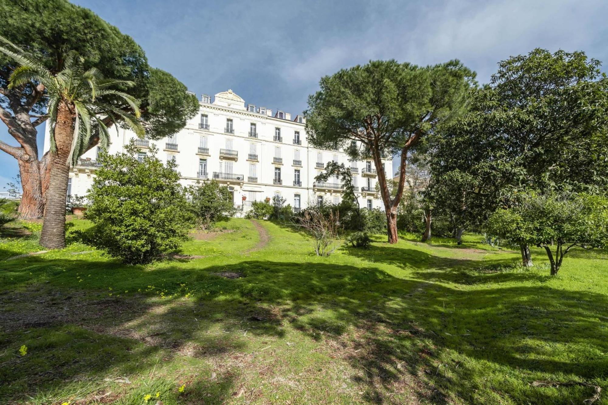 Sublime Fully Renovated One Bedroom With Sea View Appartement